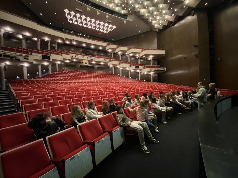 Vorhang auf! – Besondere Führung im Theater Dortmund