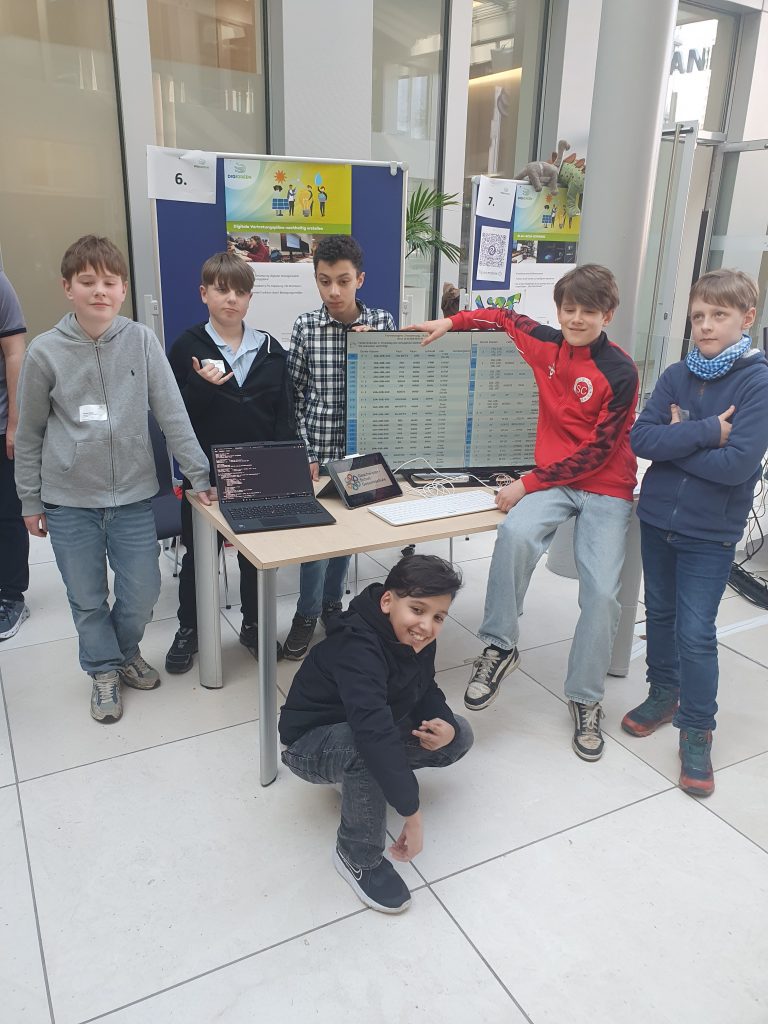 Smart, grün und selbstbewusst: DigiTec-Kurs glänzt beim Finale von „DigiGreen“ in Düsseldorf